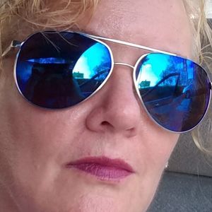 Meet your Posher, Suzanne
